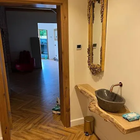 Dworek Biala Gora